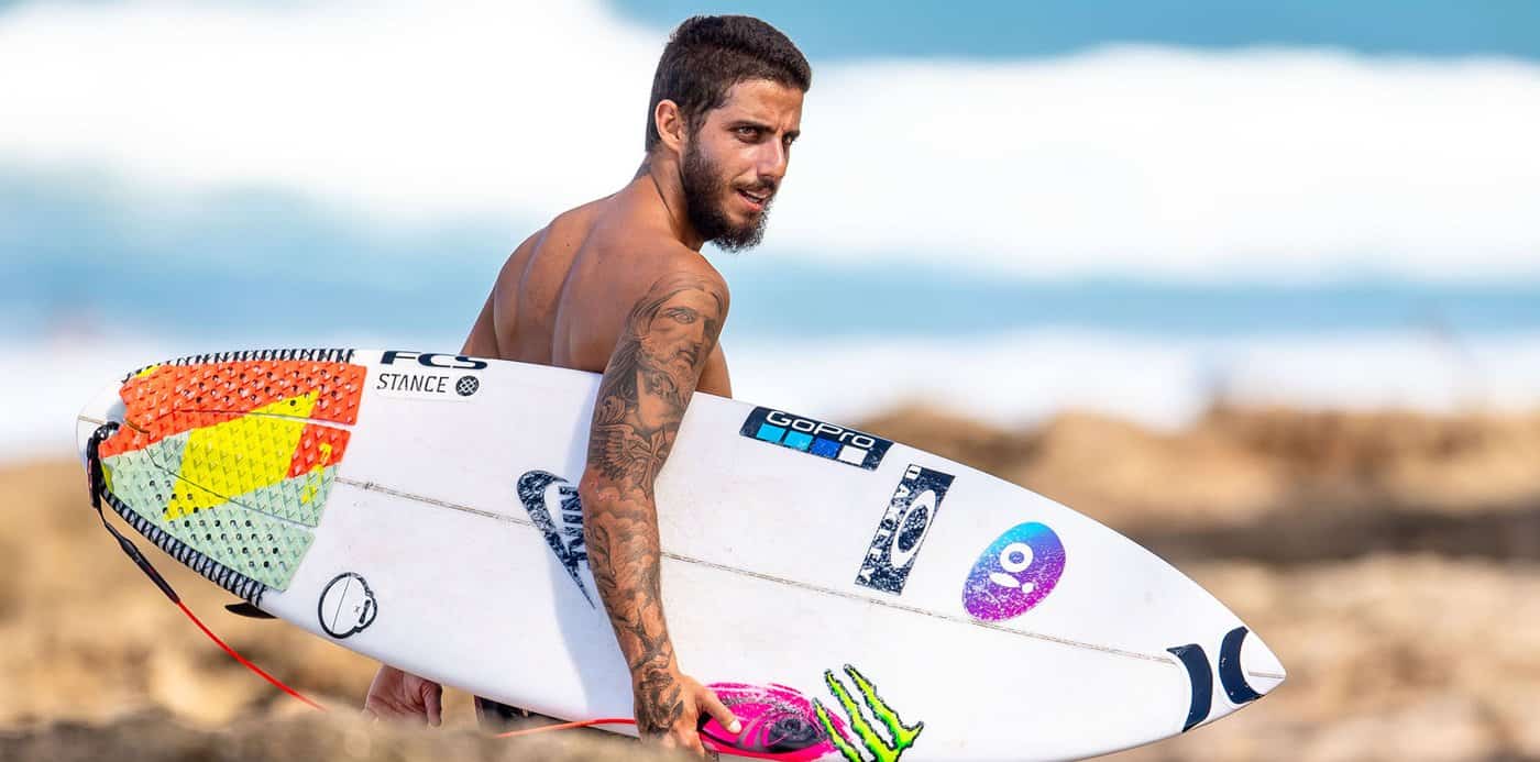 filipe toledo surfing