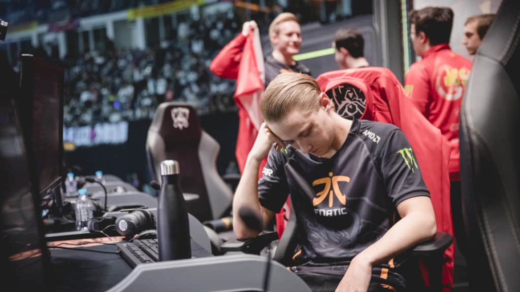 Royal Never Give Up contra Fnatic