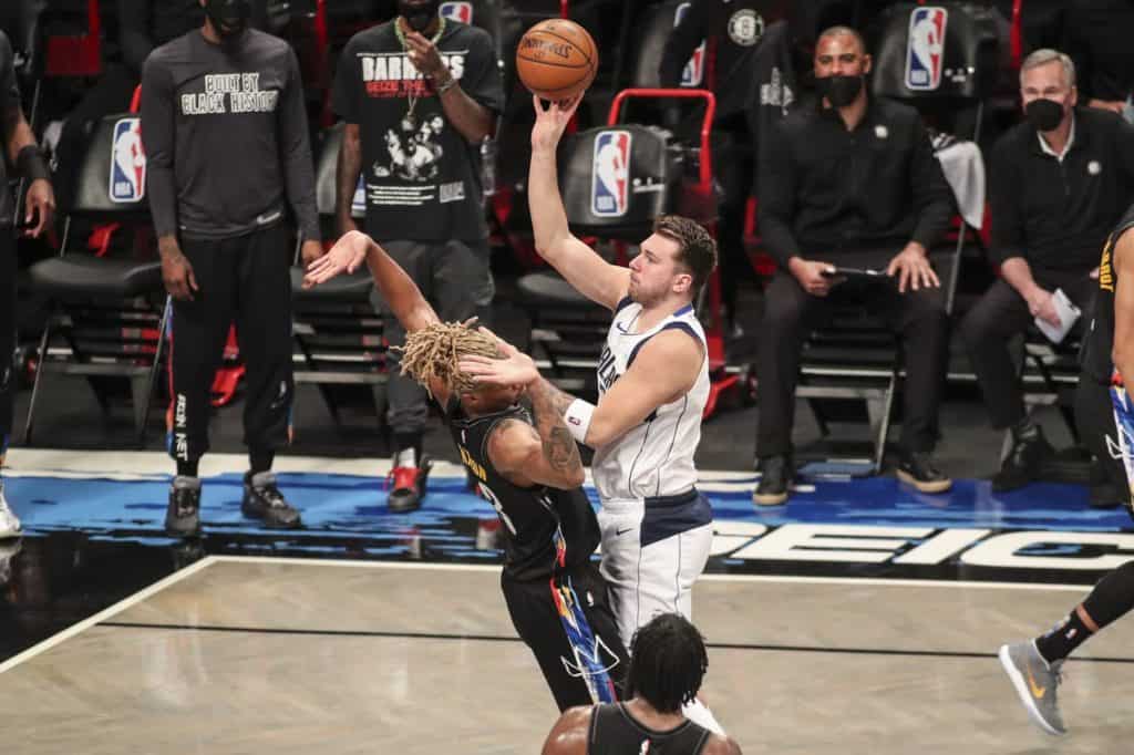 Dallas Mavericks contra Brooklyn Nets