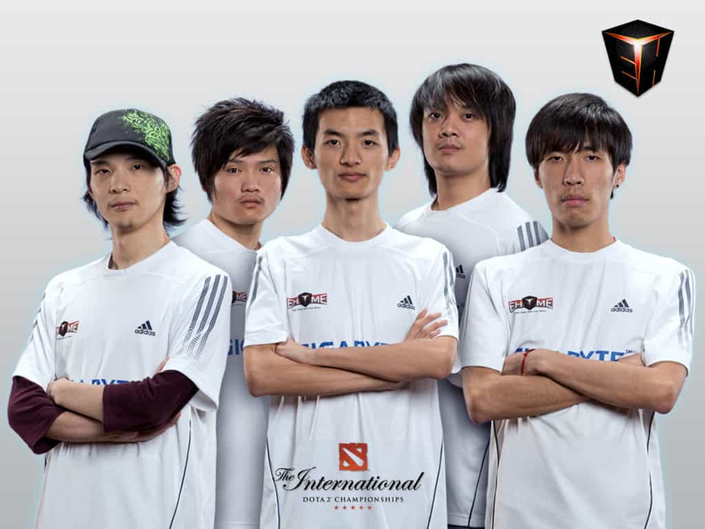 EHOME contra Invictus Gaming