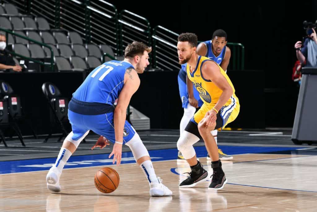 Golden State Warriors contra Dallas Mavericks