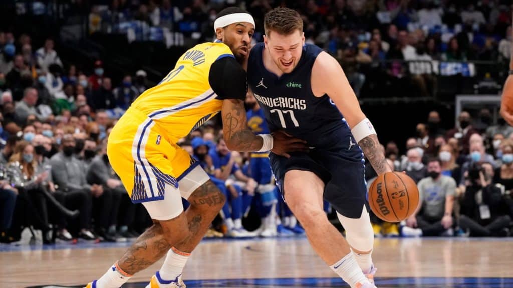 Dallas Mavericks contra Golden State Warriors