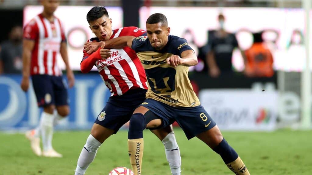 Pumas vs Chivas